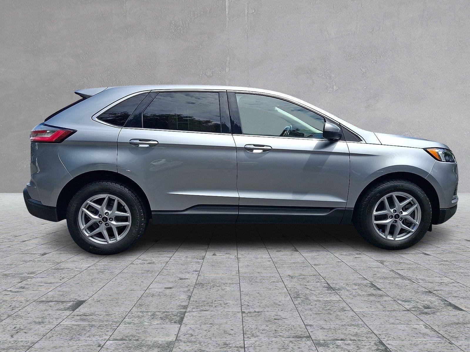 Used 2024 Ford Edge SEL AWD/4WD image 7