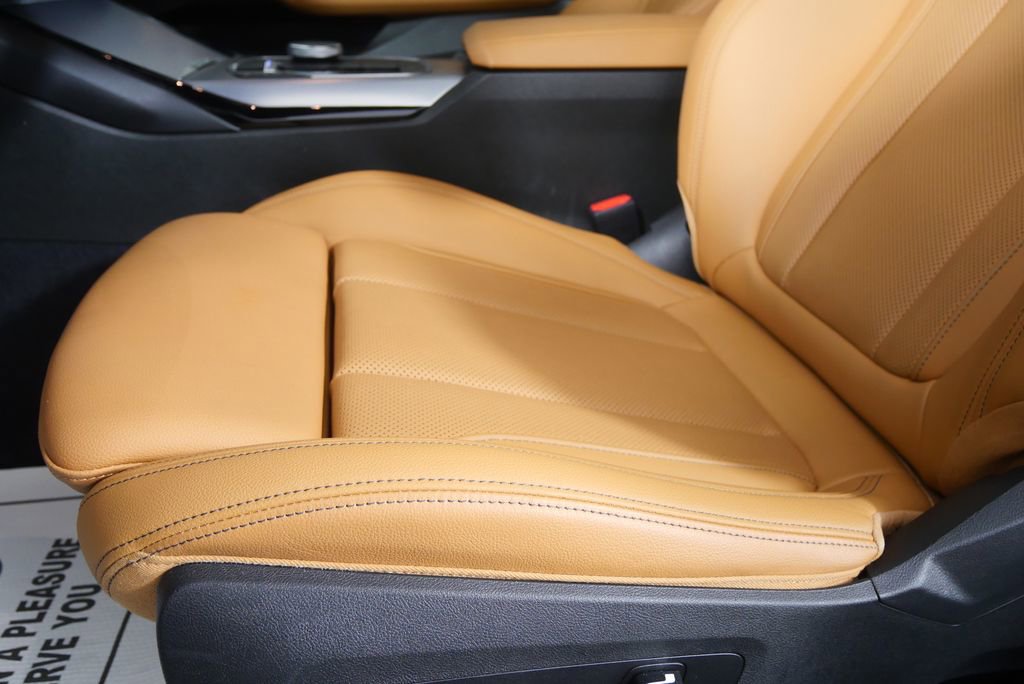 Certified 2024 BMW 230i Coupe w/ Premium Package image 9