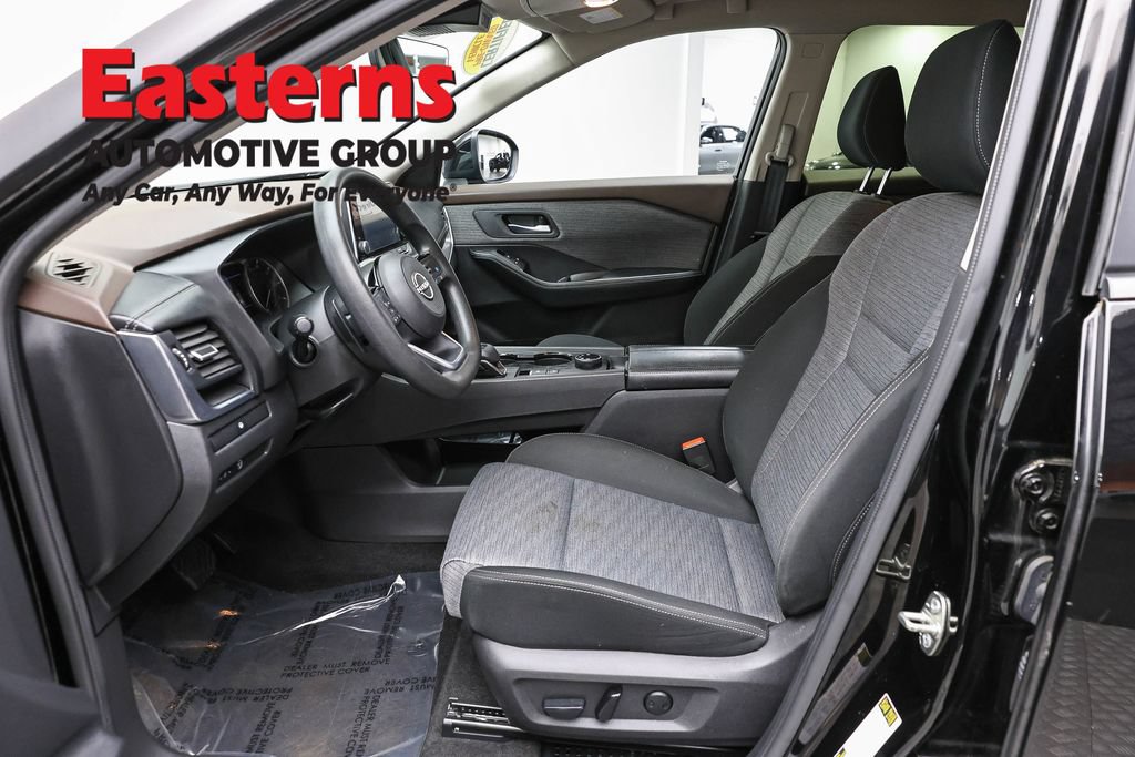 Used 2023 Nissan Rogue SV AWD/4WD image 14
