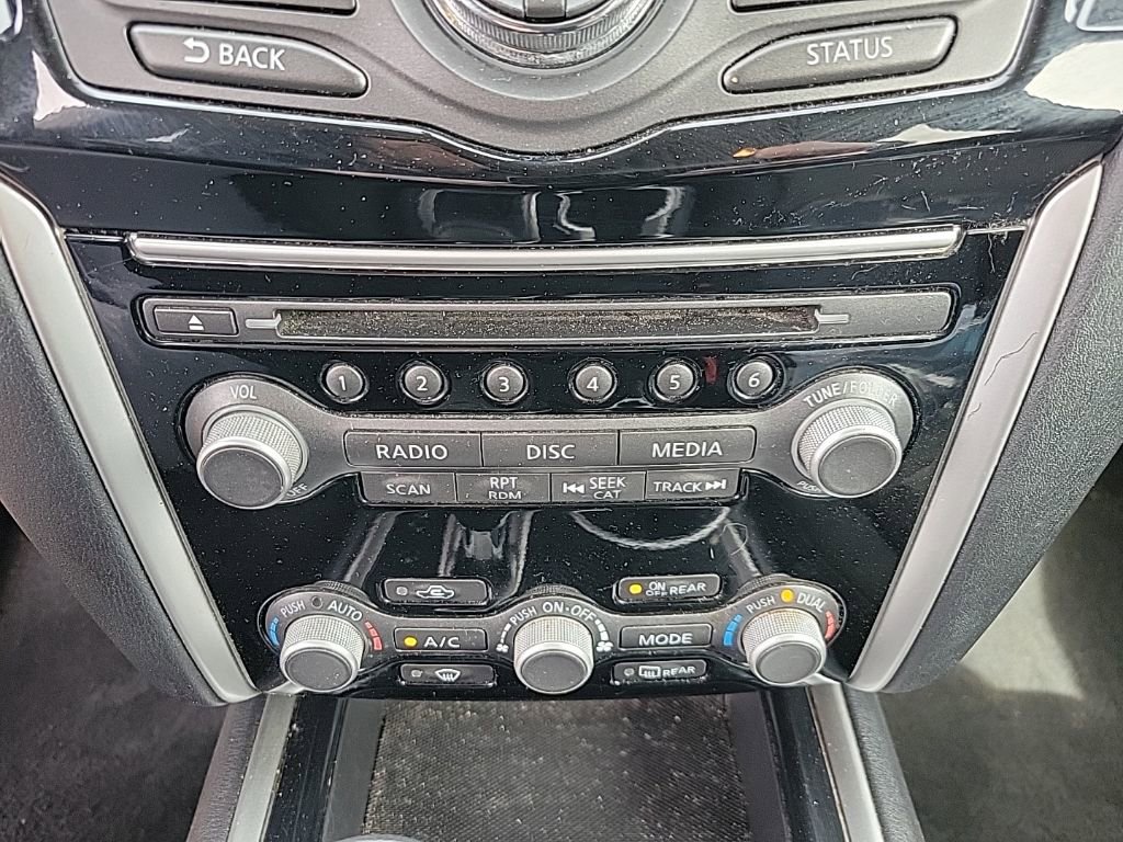 Used 2018 Nissan Pathfinder S FWD image 16