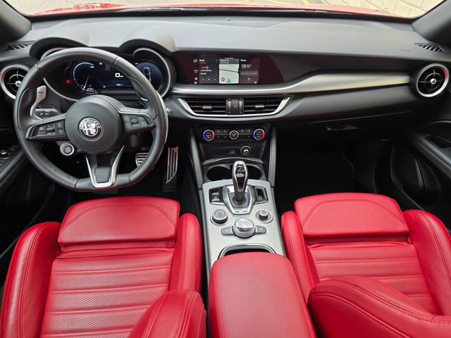Used 2024 Alfa Romeo Stelvio Veloce AWD/4WD image 2