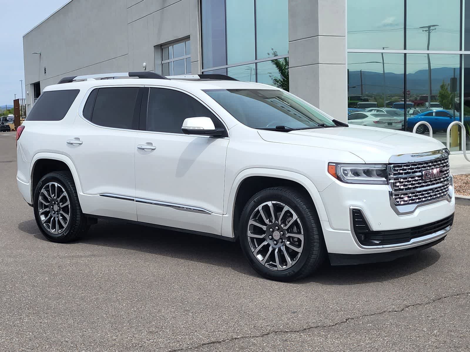 Used 2020 GMC Acadia Denali w/ Technology Package AWD/4WD image 3