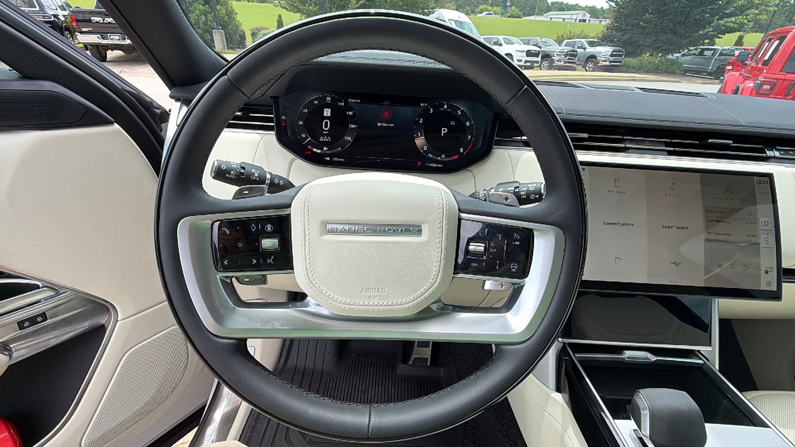 Used 2025 Land Rover Range Rover SE AWD/4WD image 25
