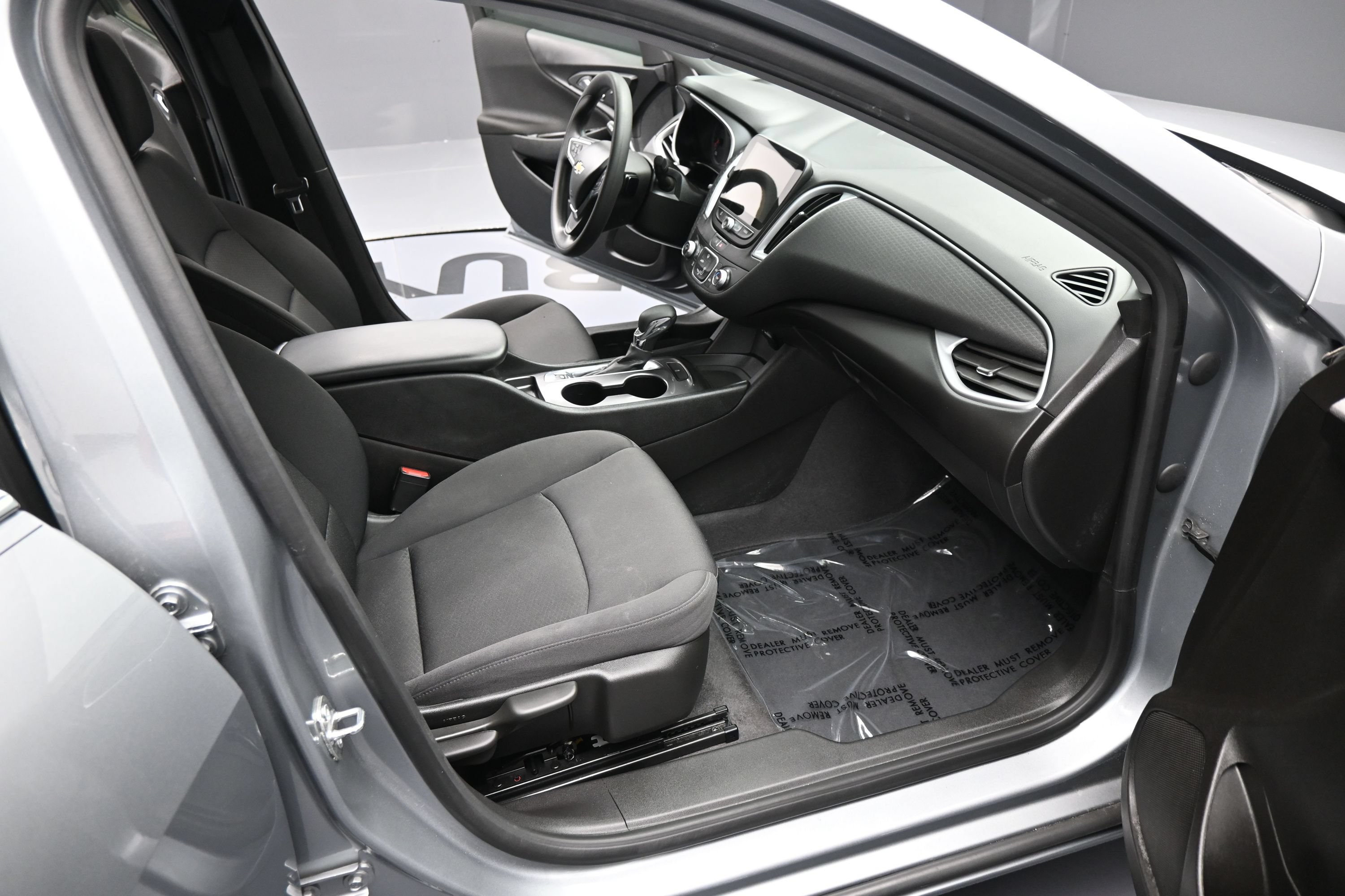 Used 2023 Chevrolet Malibu LS FWD image 19