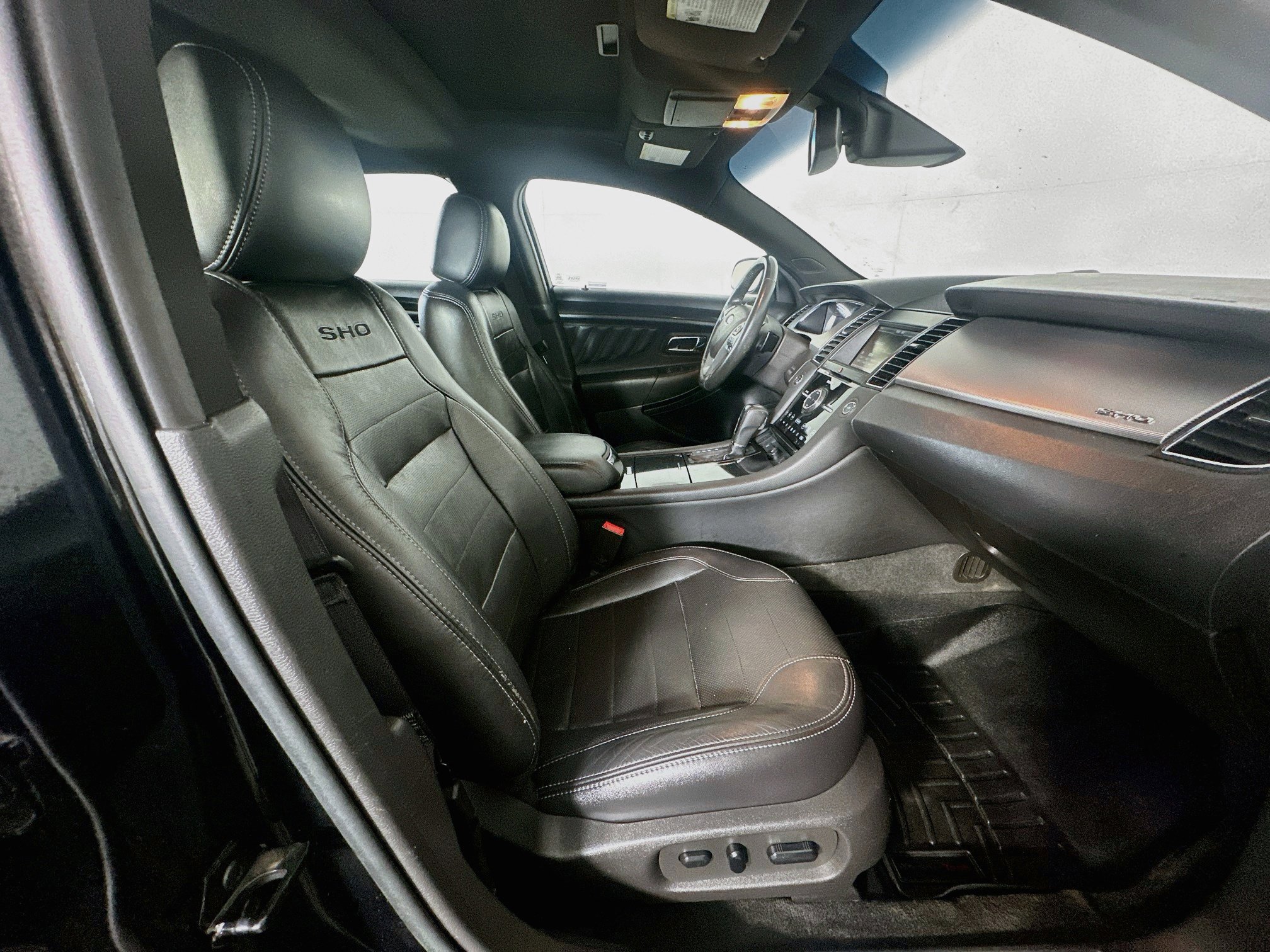 Used 2013 Ford Taurus SHO AWD/4WD image 31