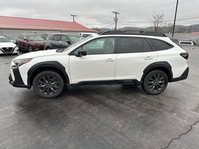 Used 2025 Subaru Outback Onyx Edition image 3