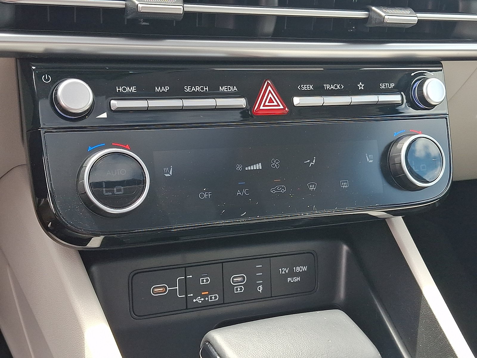 Certified 2025 Hyundai Tucson SEL AWD/4WD image 16