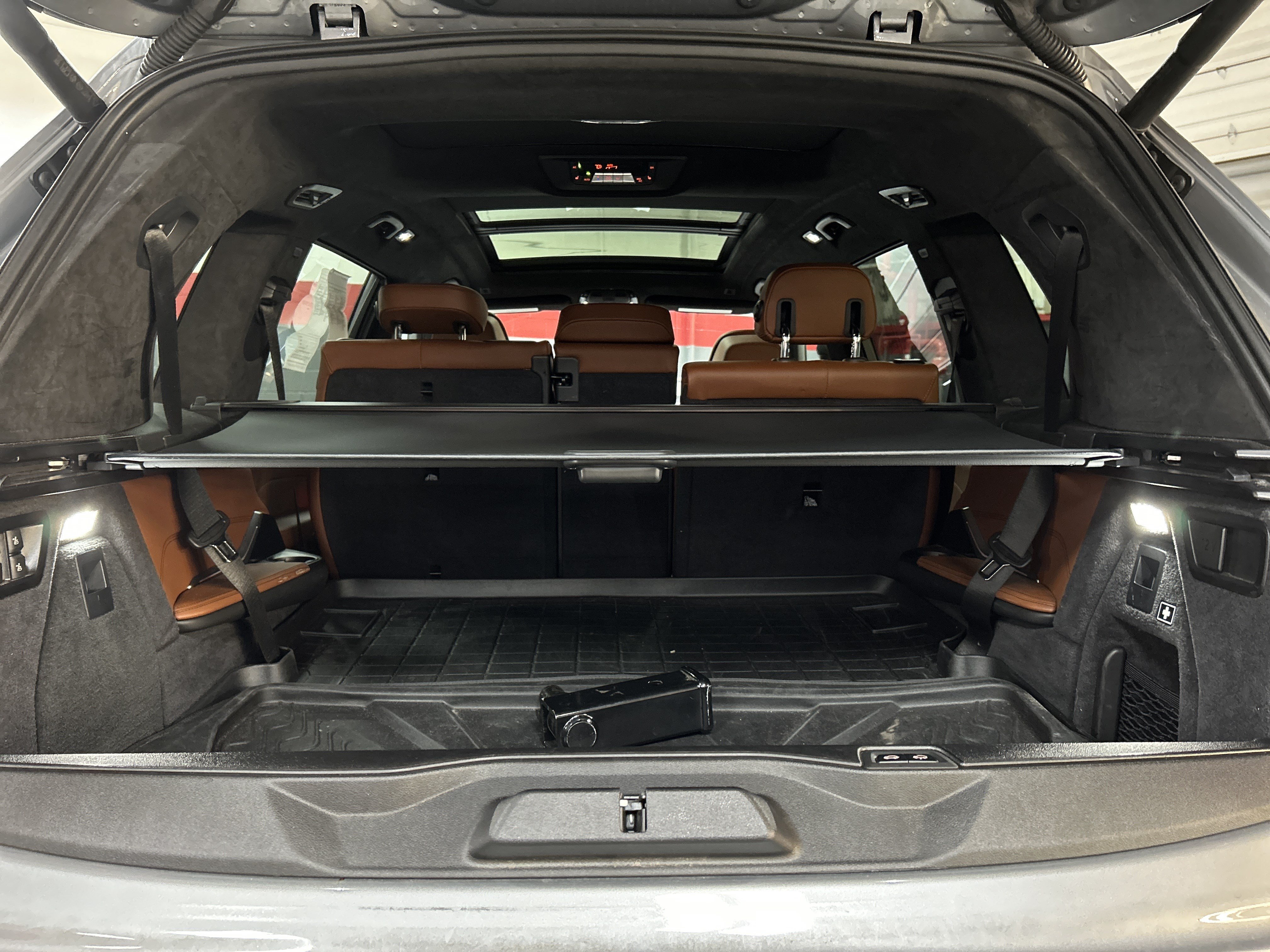 Used 2024 BMW X7 xDrive40i w/ Executive Package AWD/4WD image 32