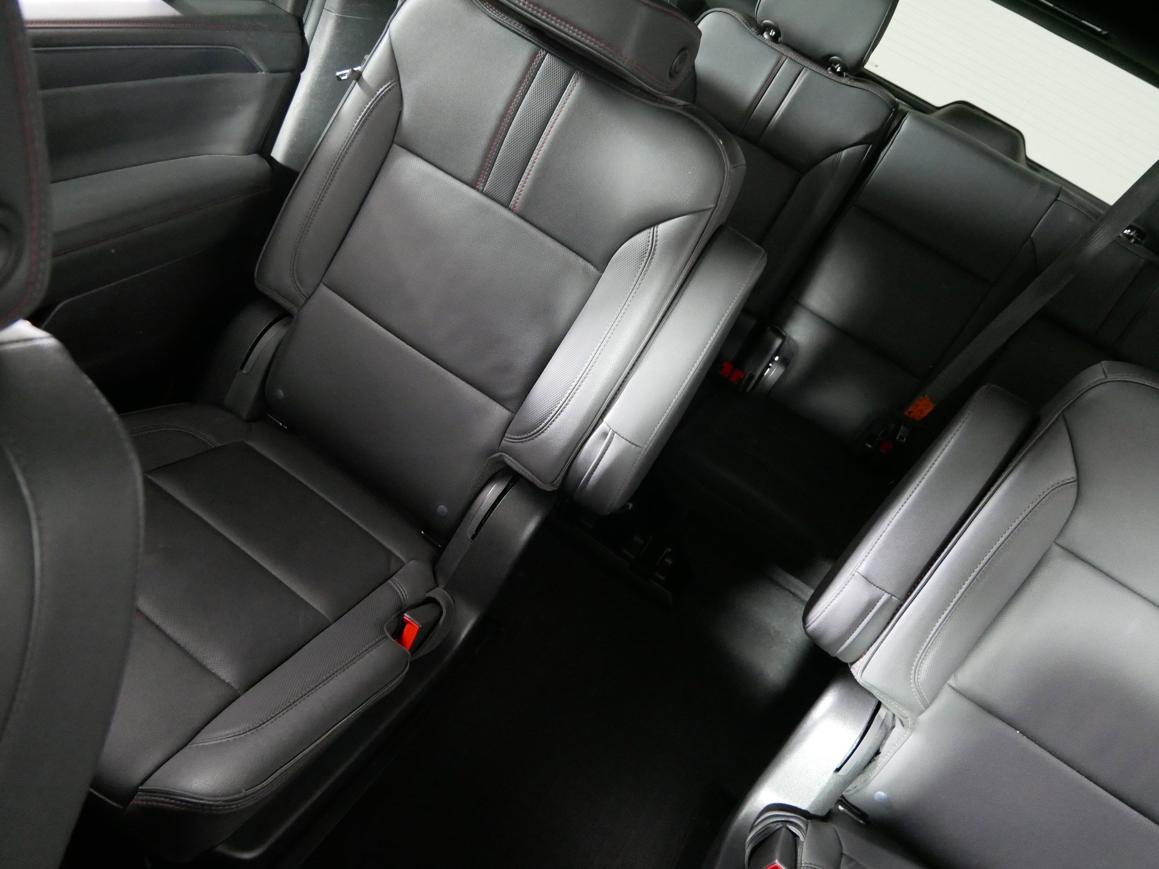 Used 2024 Chevrolet Suburban RST image 12