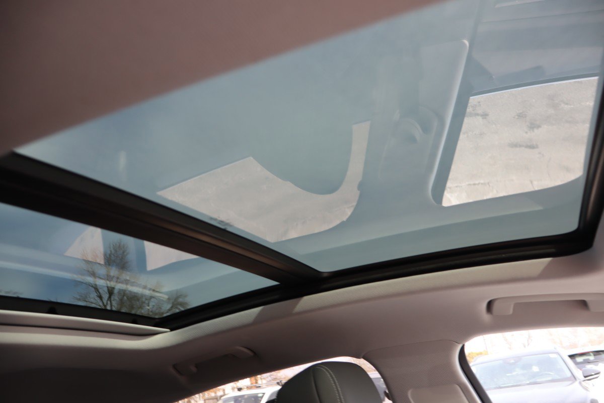 Used 2020 Audi e-tron Premium Plus image 16