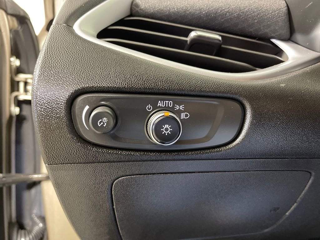 Used 2024 Chevrolet Malibu LT image 28