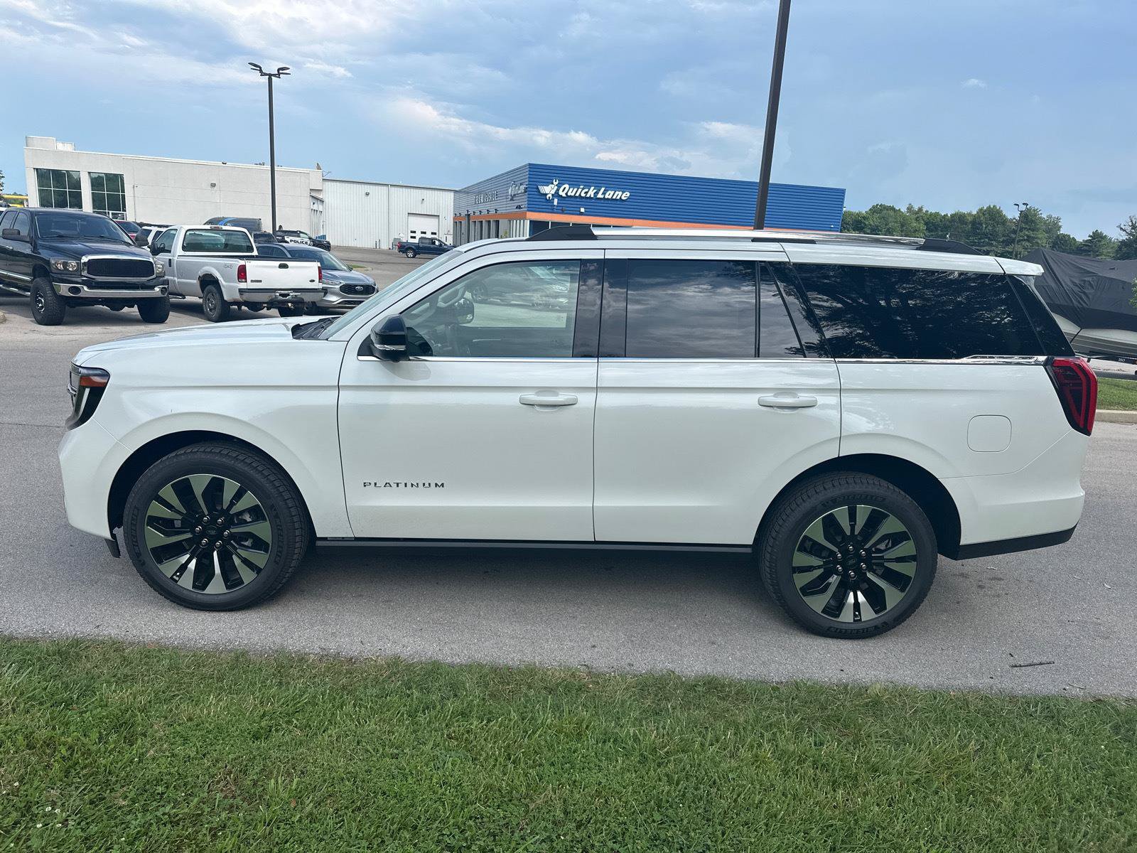 New 2026 Ford Expedition Platinum w/ Driver's Package AWD/4WD image 15