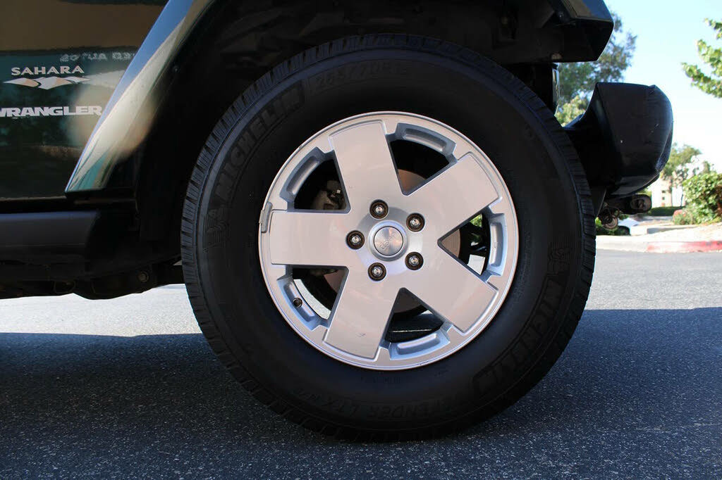 Used 2011 Jeep Wrangler Sahara w/ Connectivity Group AWD/4WD image 22