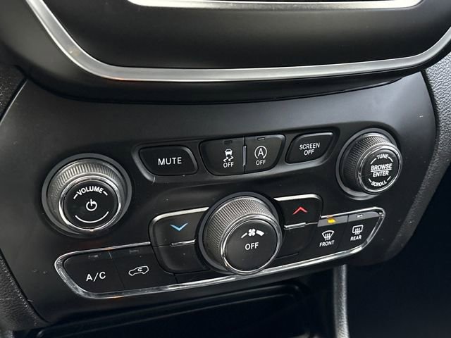 Used 2019 Jeep Cherokee Latitude Plus image 15