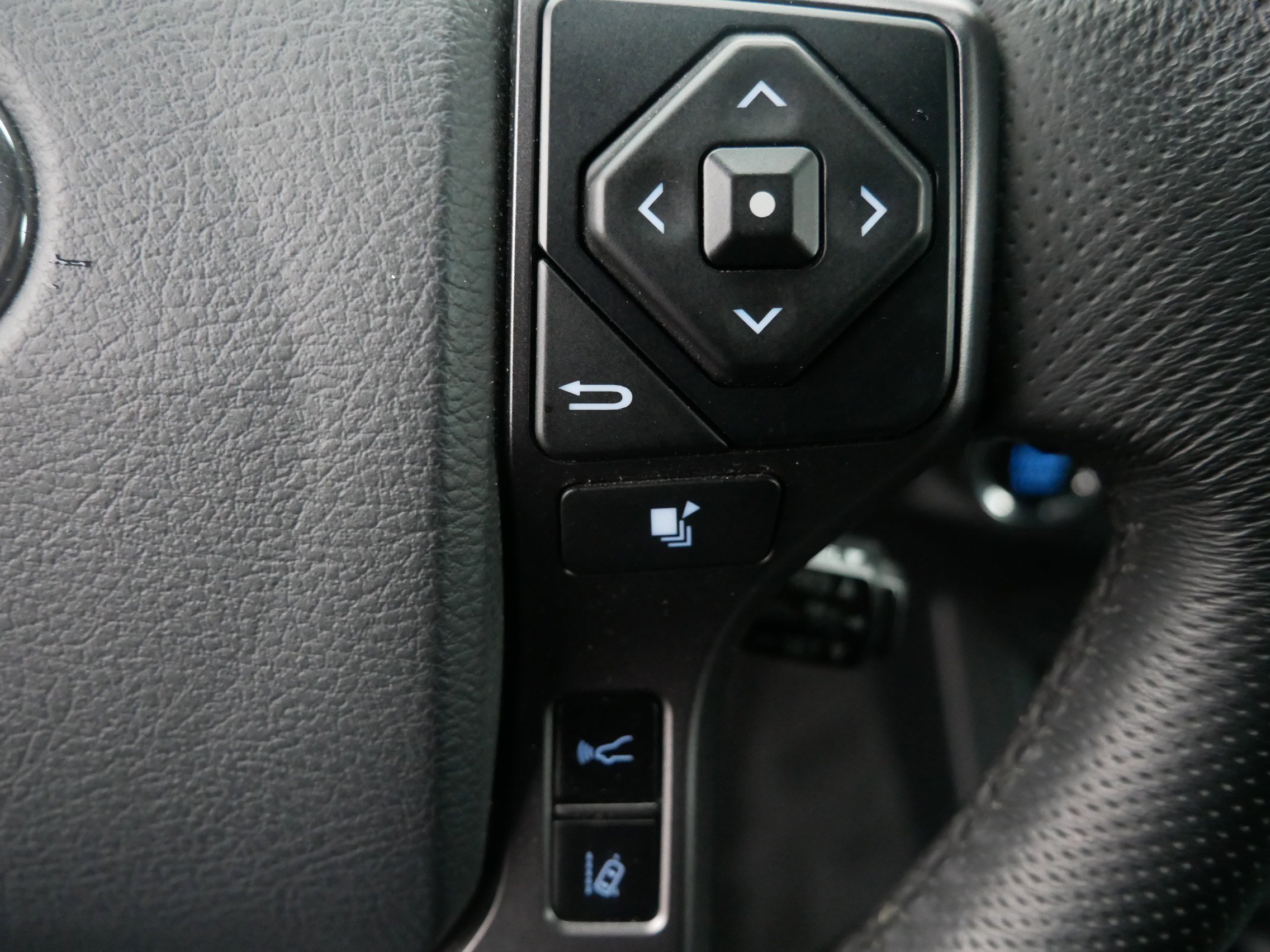 Used 2019 Toyota Tacoma TRD Sport image 27