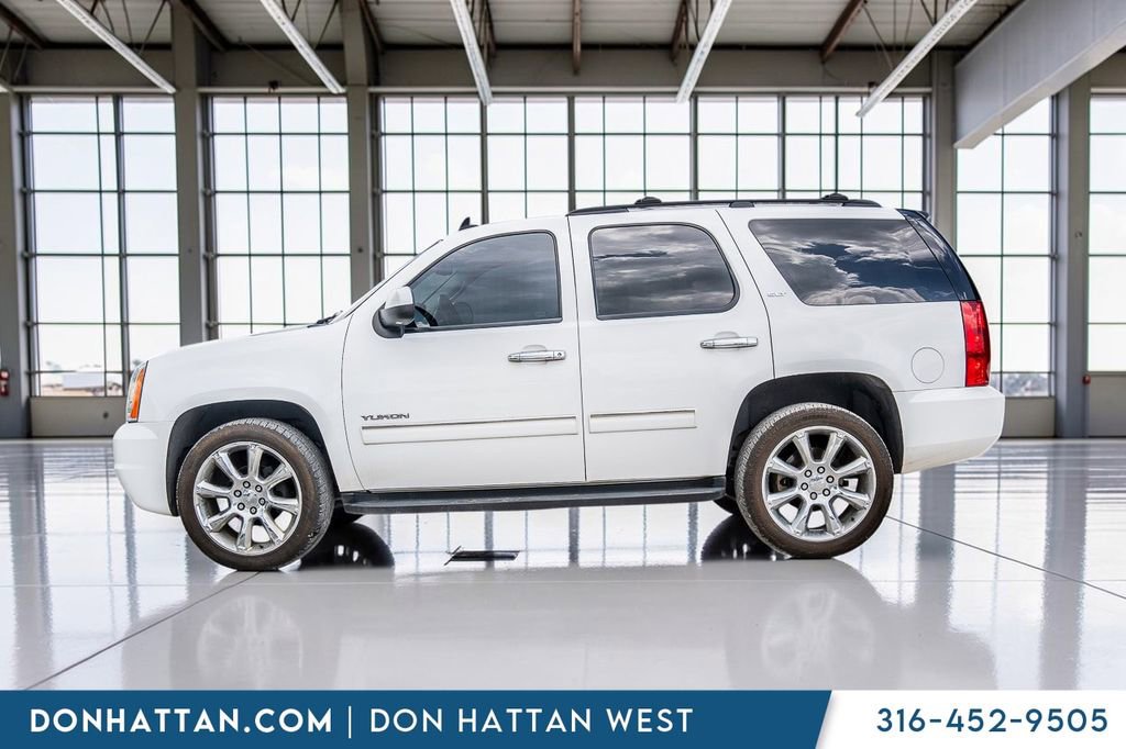 Used 2012 GMC Yukon SLT w/ SLT-2 Equipment Package AWD/4WD image 2