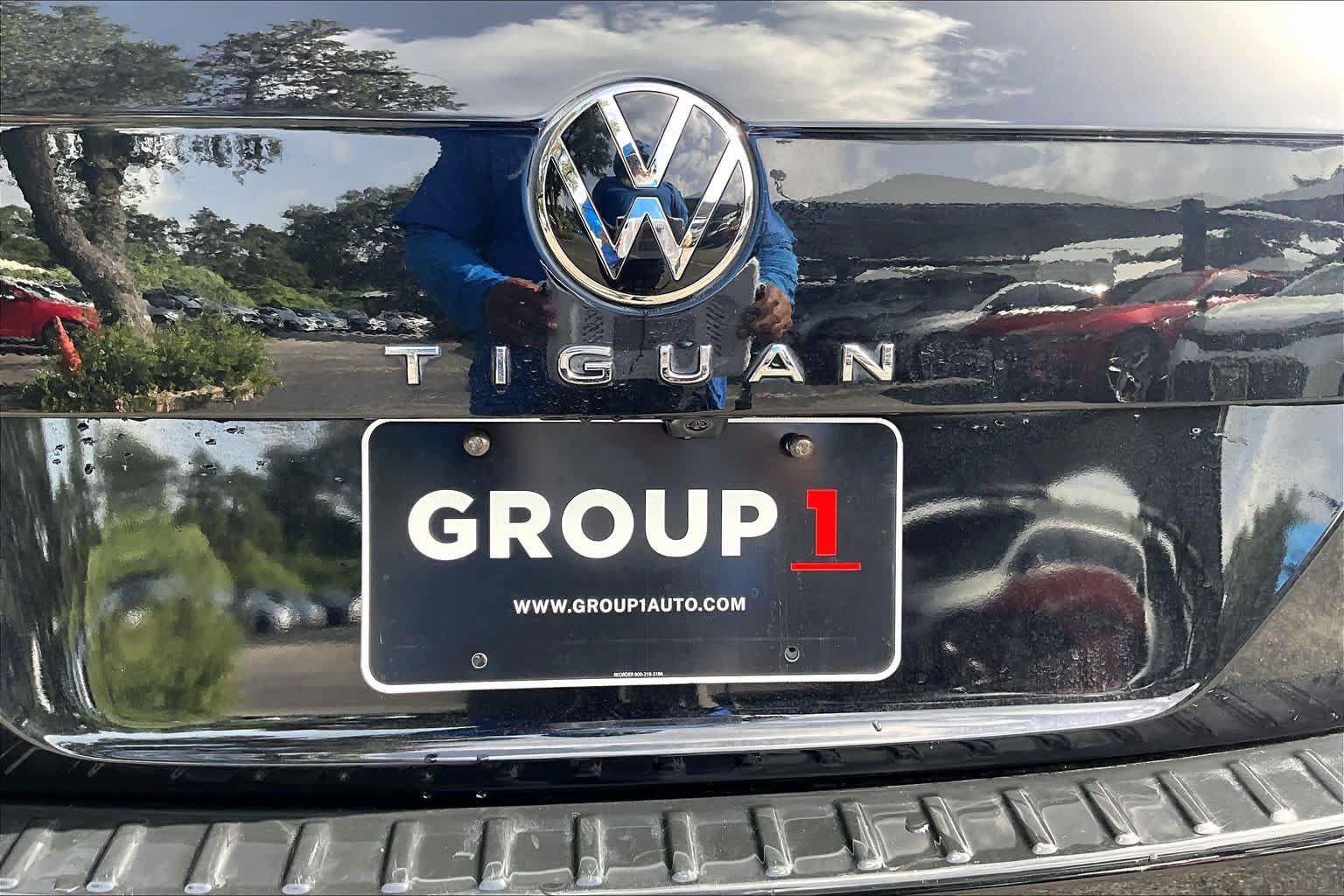 Used 2024 Volkswagen Tiguan SE R-Line FWD image 32