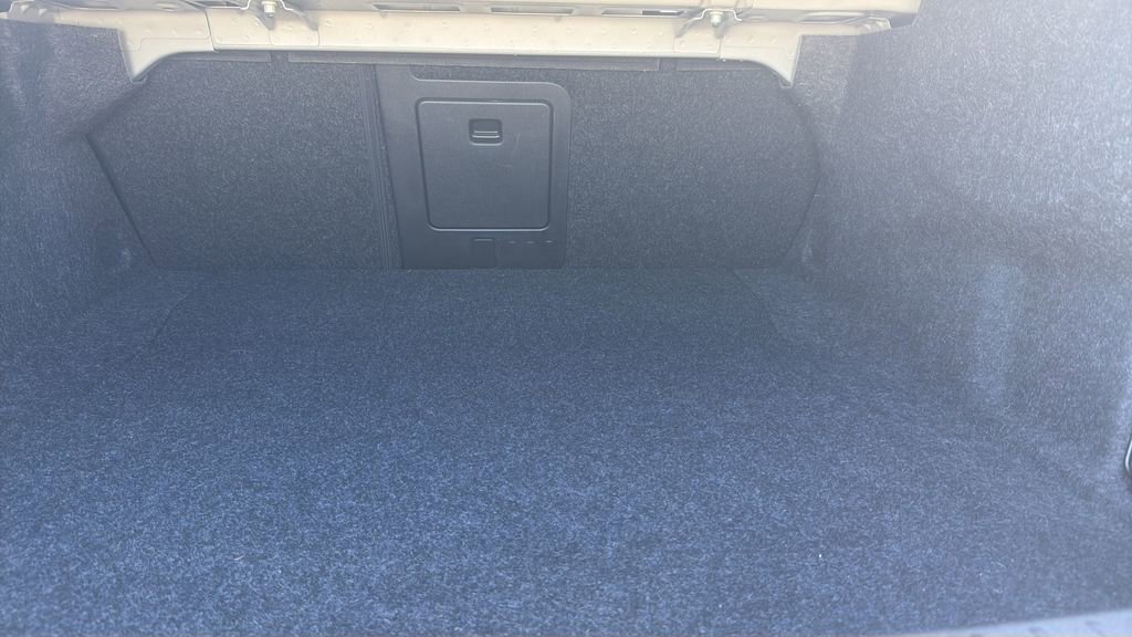 Used 2023 Volvo S60 T8 Plus image 16