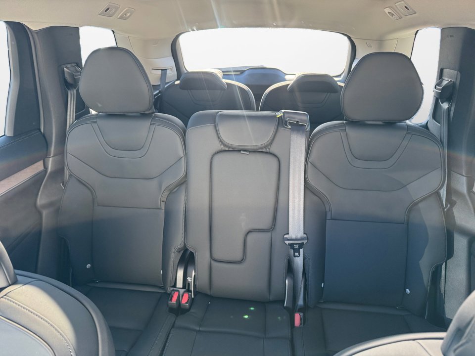 New 2025 Volvo EX90 Ultra image 12