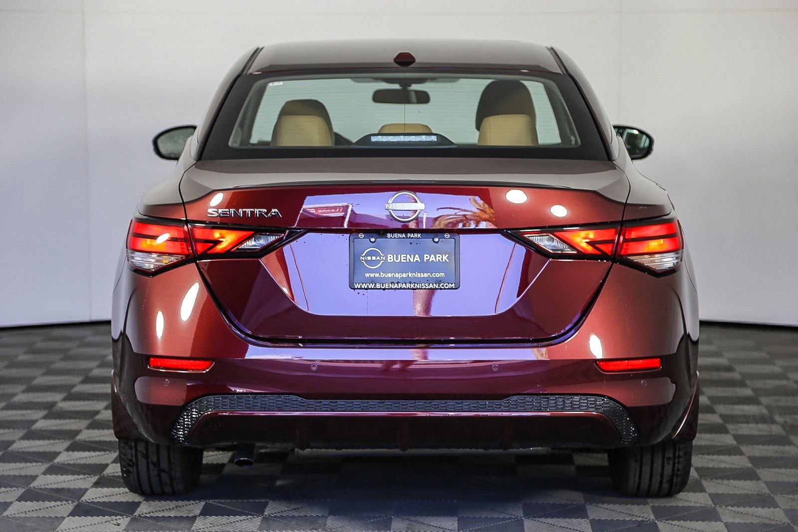 Used 2025 Nissan Sentra SV w/ SV Premium Package FWD image 7