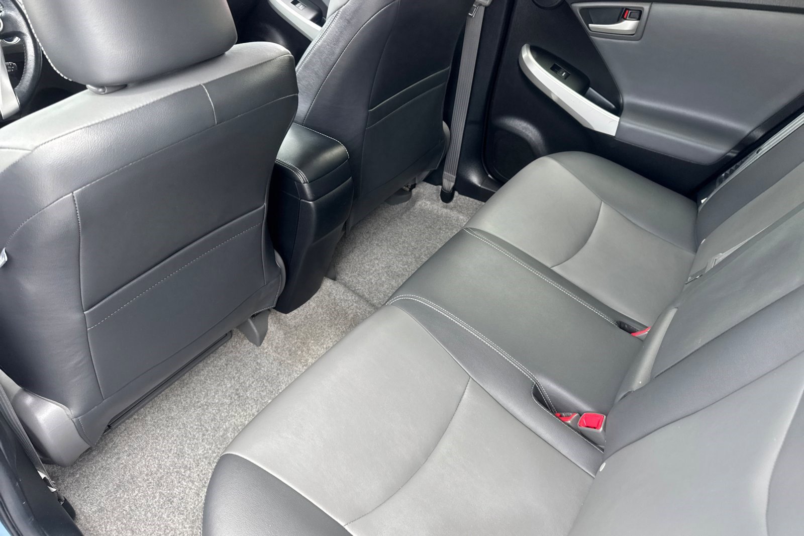 Used 2014 Toyota Prius Prime Advanced image 27