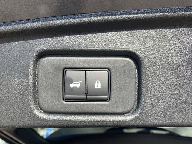 New 2026 Nissan Pathfinder Platinum w/ Cargo Package AWD/4WD image 32