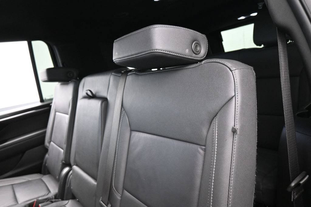 Used 2025 Chevrolet Suburban LT RWD image 36