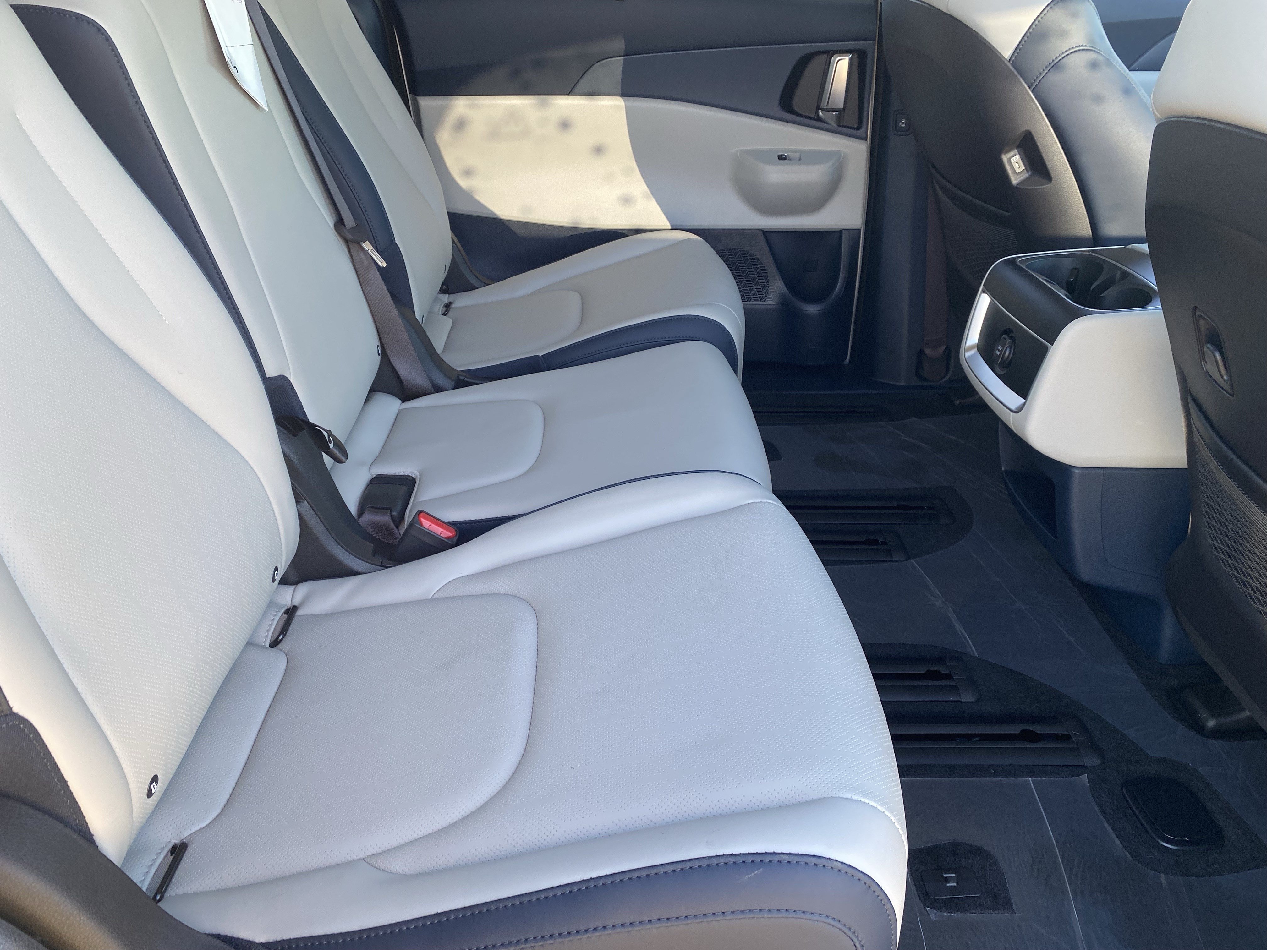 New 2026 Kia Carnival EX FWD image 11