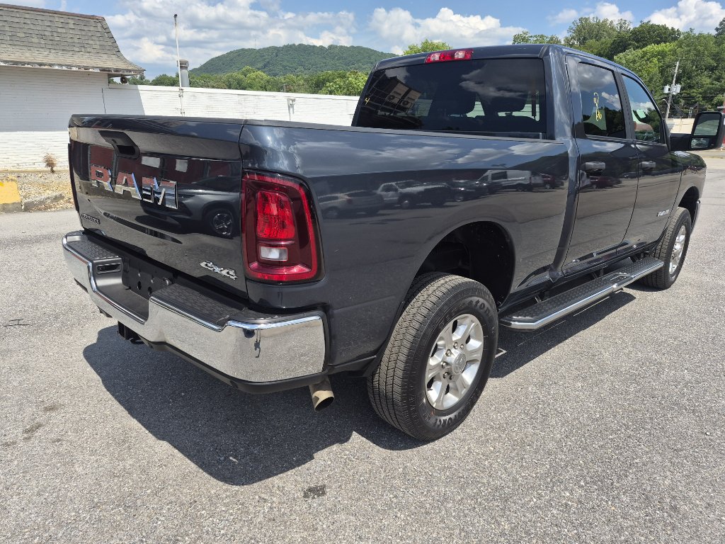 Used 2026 RAM 2500 Big Horn AWD/4WD image 2