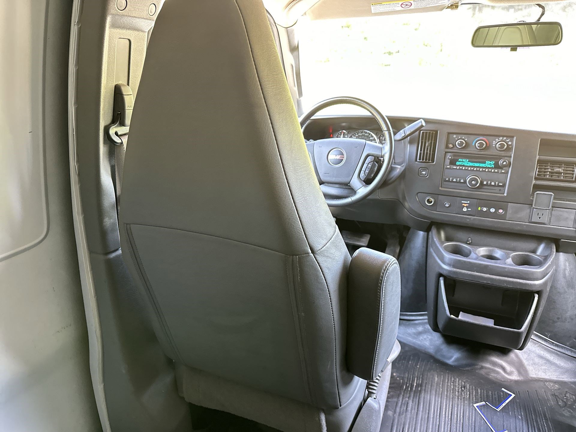 Used 2023 GMC Savana 2500 w/ Driver Convenience Package image 15