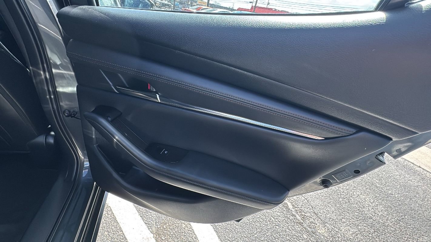 Used 2019 MAZDA MAZDA3 AWD Hatchback w/ Preferred Pkg image 17