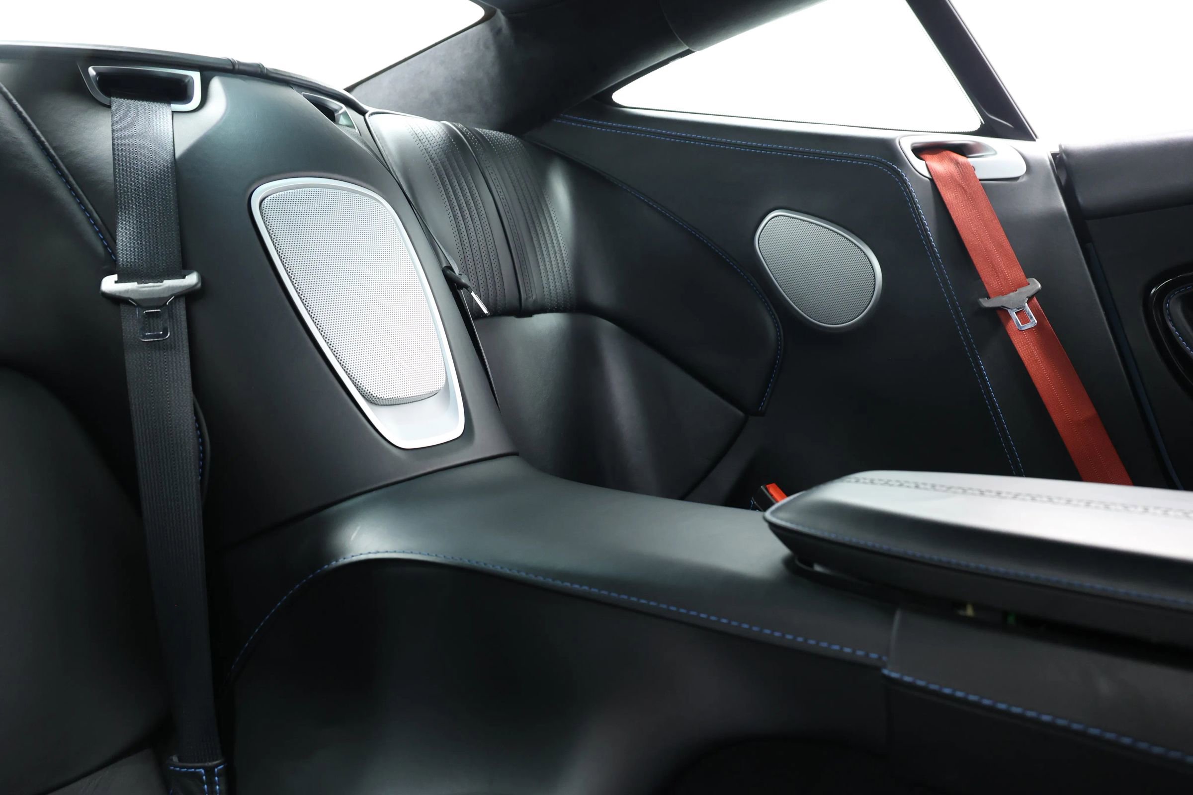 Used 2018 Aston Martin DB11 V12 image 73