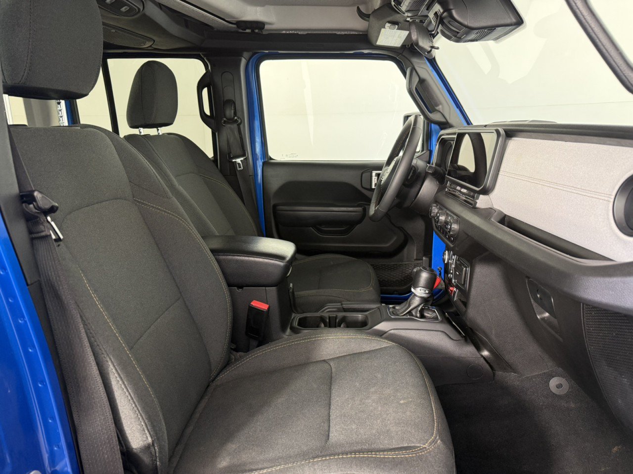 Used 2024 Jeep Wrangler Unlimited AWD/4WD image 10