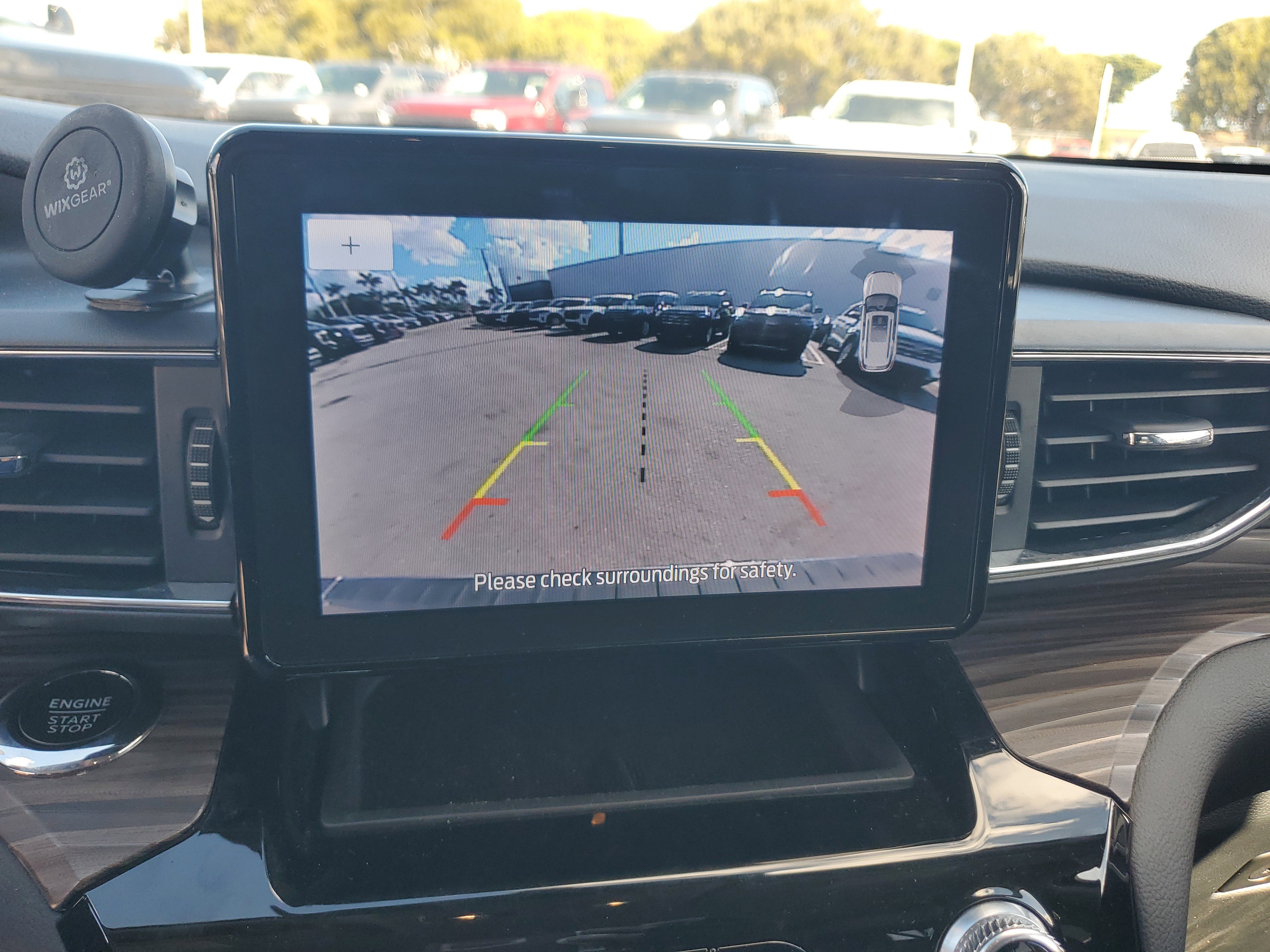 Used 2023 Ford Explorer Limited image 9