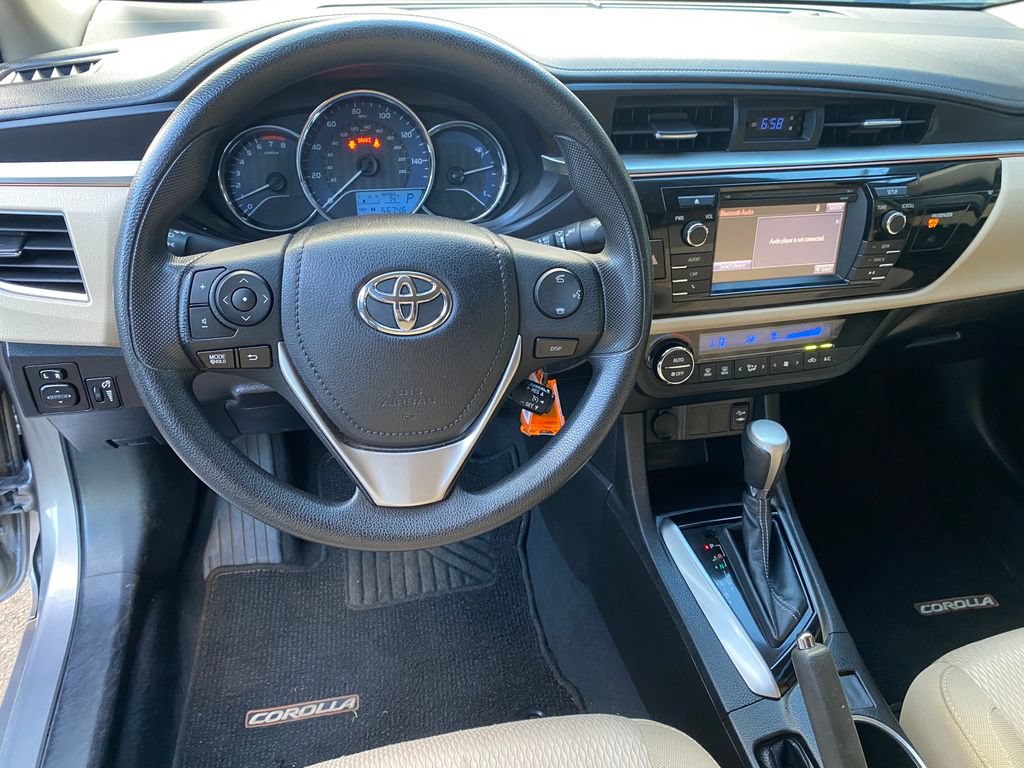 Used 2015 Toyota Corolla LE FWD image 13