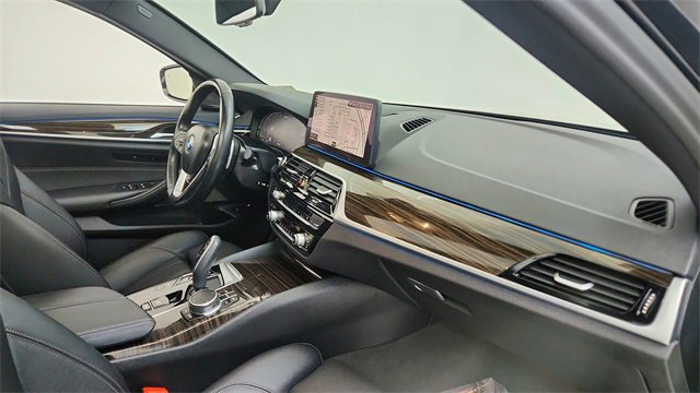 Used 2023 BMW 530e xDrive w/ Premium Package image 20