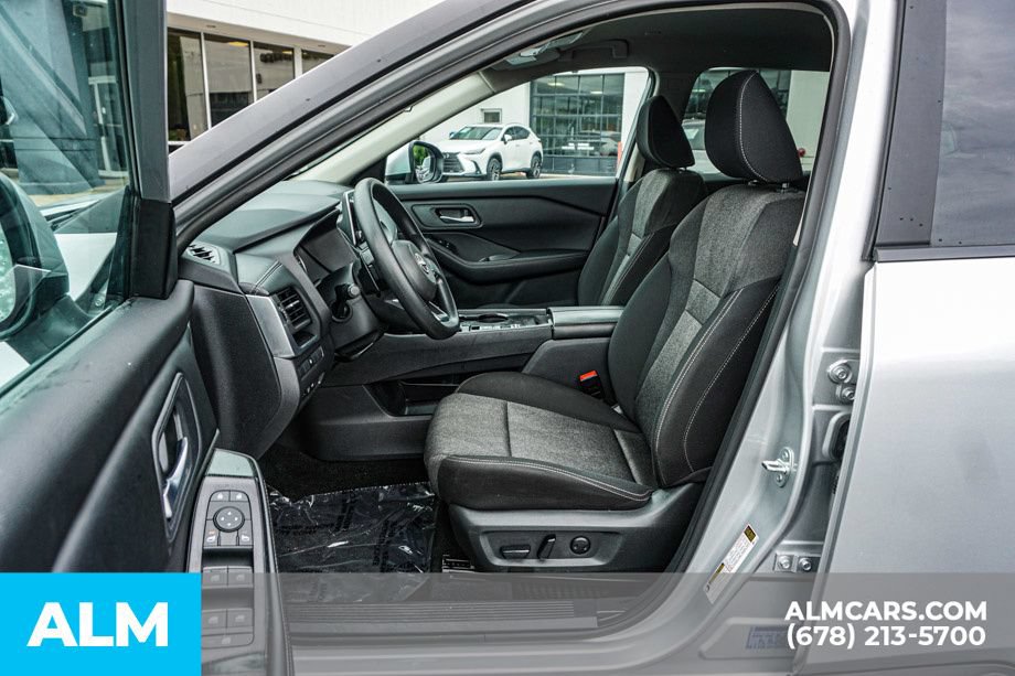 Used 2024 Nissan Rogue SV FWD image 18
