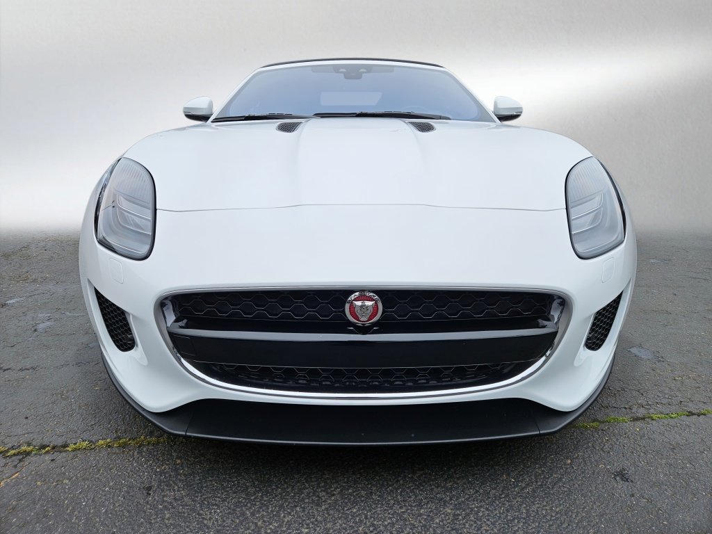 Used 2018 Jaguar F-TYPE Convertible RWD image 2
