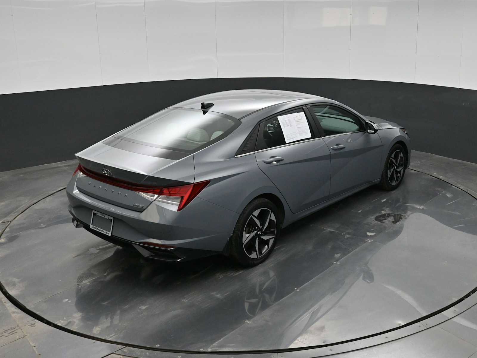 Used 2023 Hyundai Elantra Limited image 28