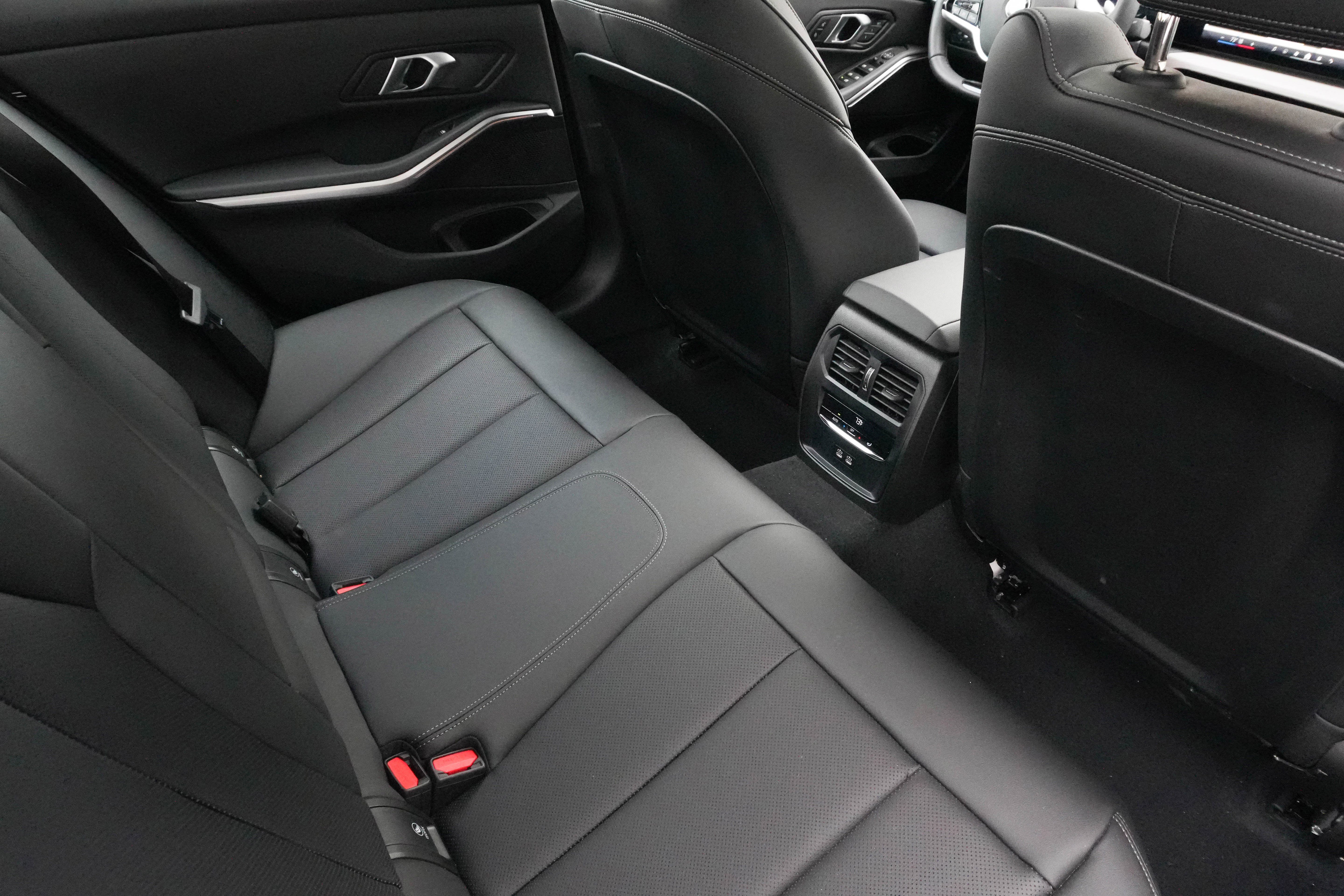 Certified 2025 BMW 330i xDrive Sedan image 35