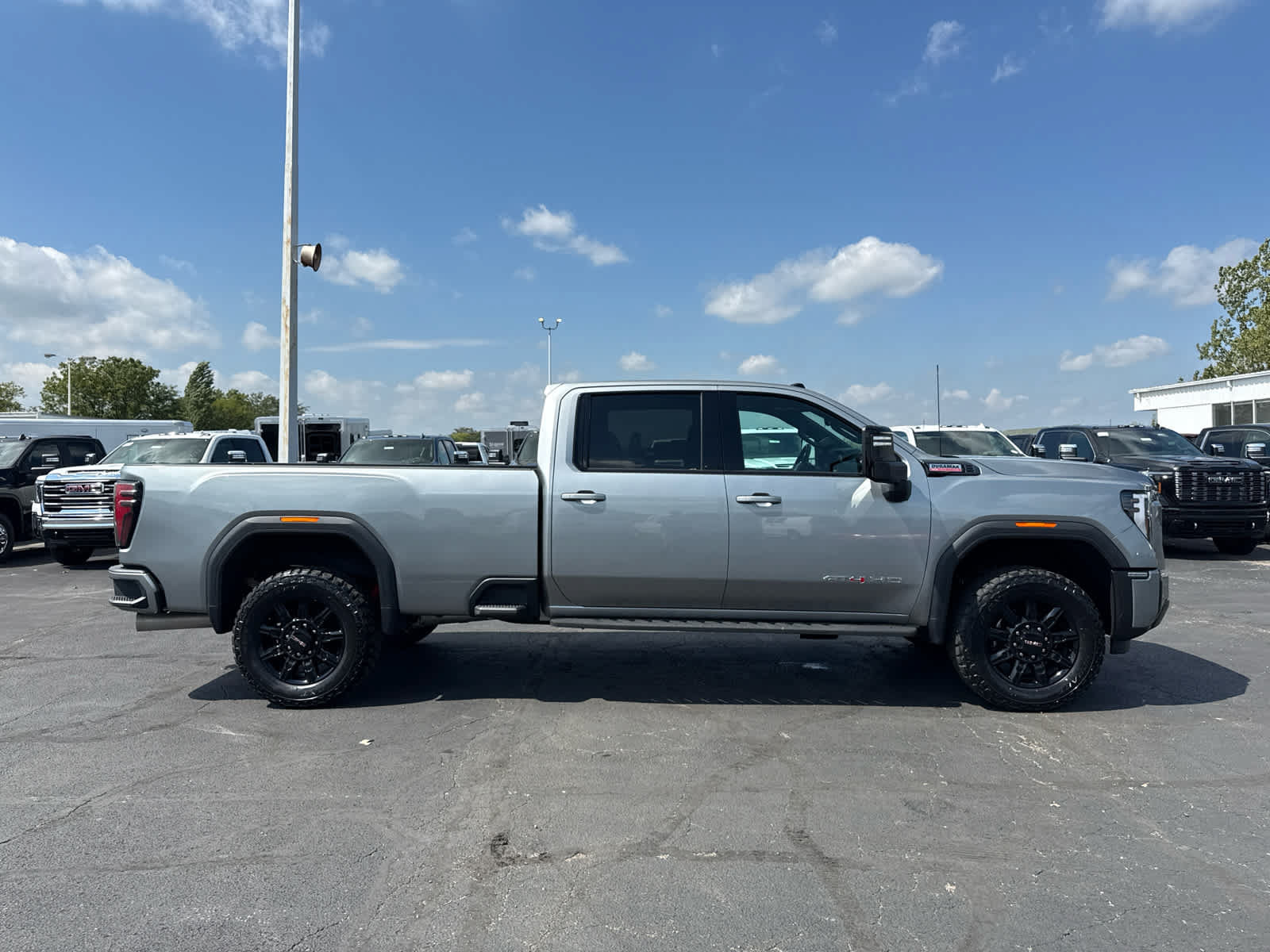 Certified 2024 GMC Sierra 3500 AT4 w/ AT4 Premium Plus Package AWD/4WD image 6