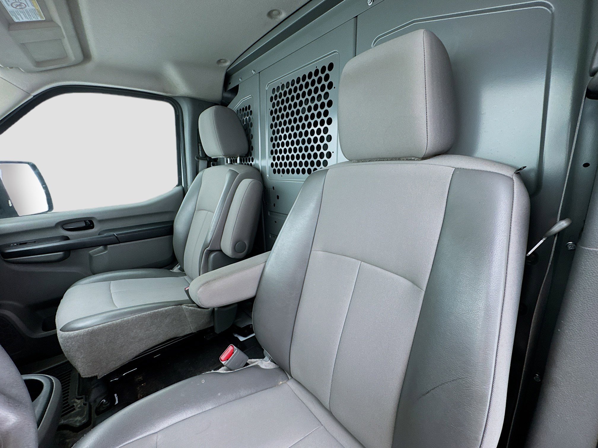 Used 2020 Nissan NV 2500 S image 15