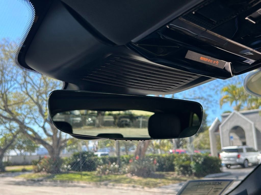 Used 2025 Land Rover Range Rover Sport SE image 57