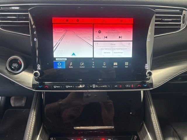 Used 2024 Jeep Wagoneer Series II w/ Flexible Seating Group image 14