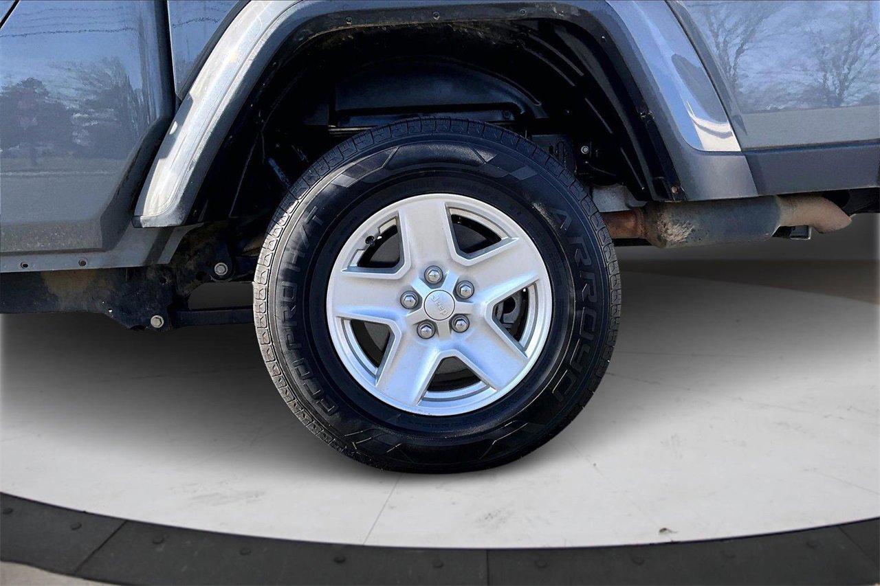 Certified 2021 Jeep Gladiator Sport image 33