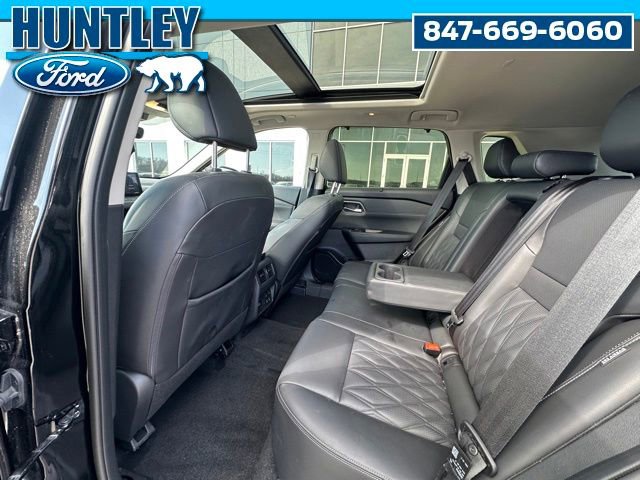 Used 2024 Nissan Rogue Platinum w/ Platinum Premium Package AWD/4WD image 13