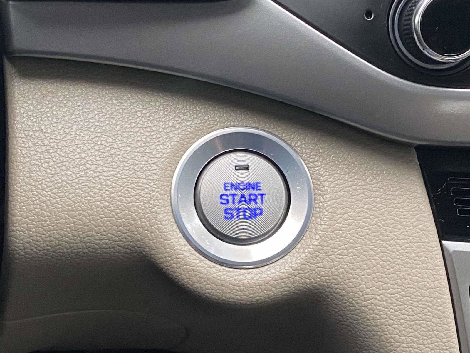 Used 2017 Hyundai Elantra Limited w/ Limited Ultimate Package 05 image 24