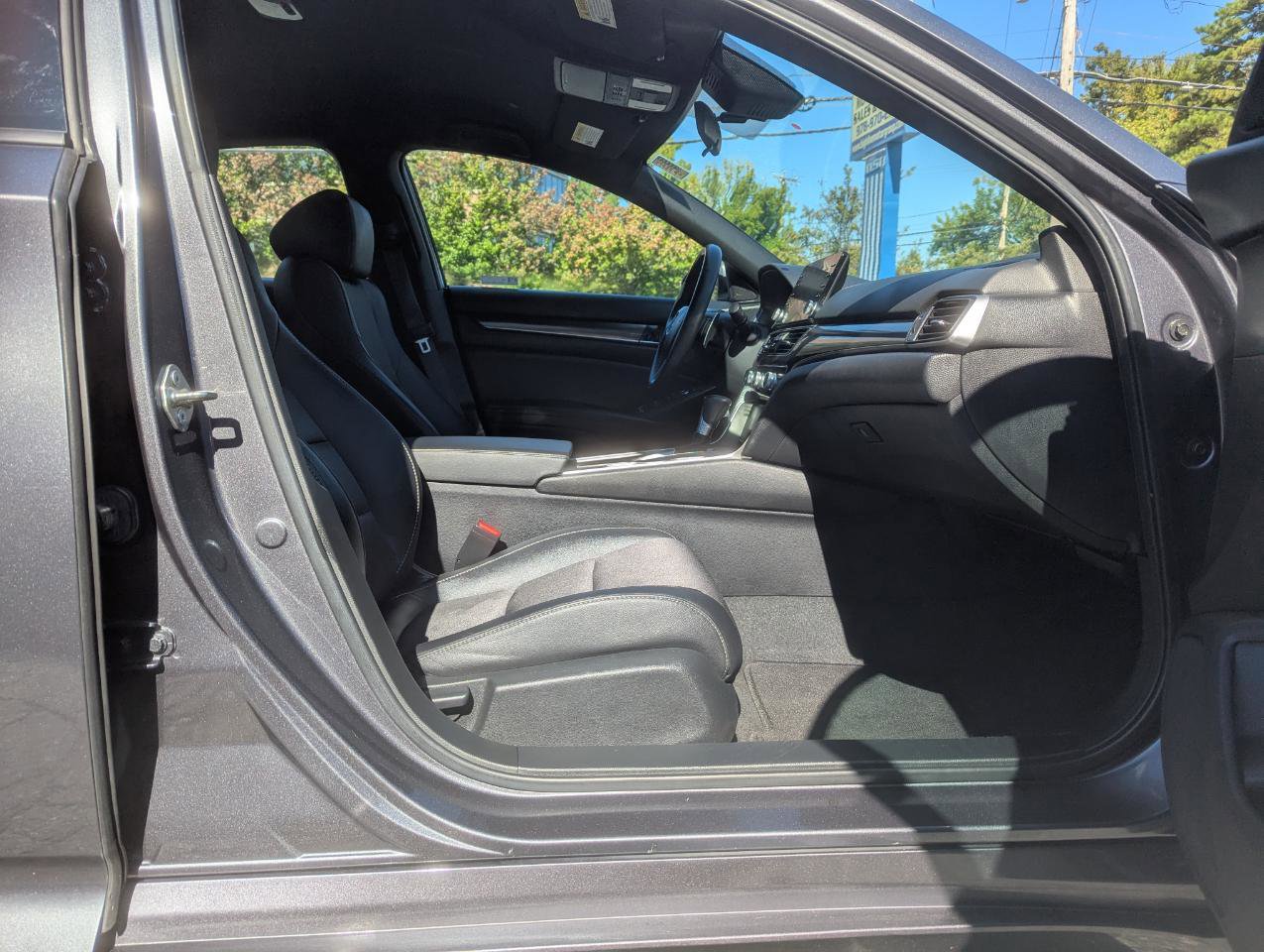 Used 2020 Honda Accord Sport image 26