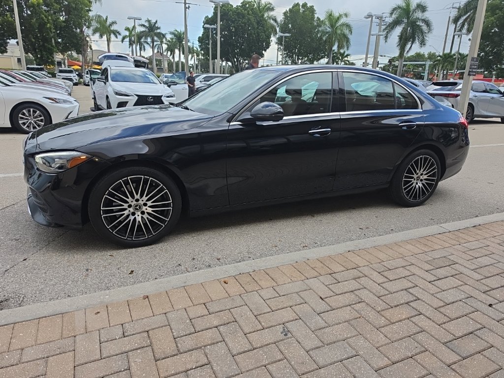 Used 2025 Mercedes-Benz C 300 Sedan image 5