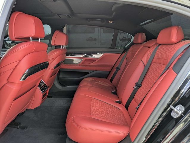 Used 2022 BMW 740i w/ M Sport Package RWD image 12
